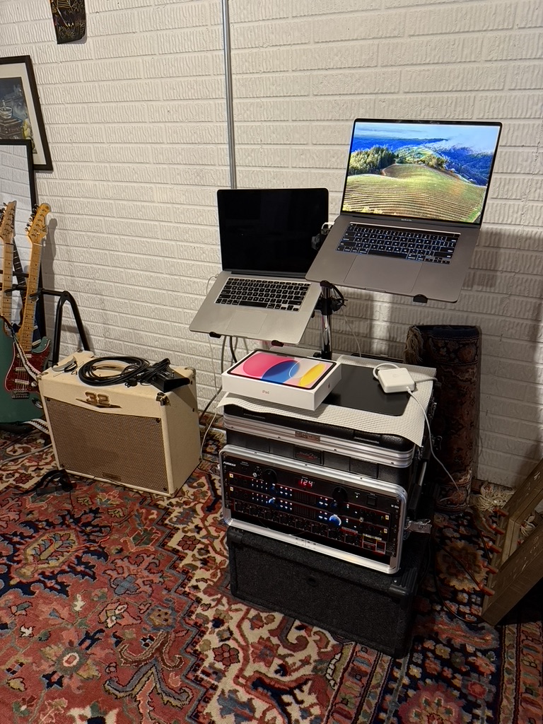 Compact recording station